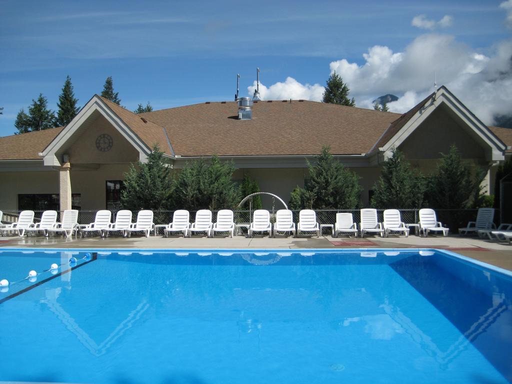 Radium Valley Vacation Resort Invermere Exterior foto