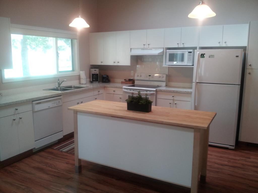 Radium Valley Vacation Resort Invermere Exterior foto